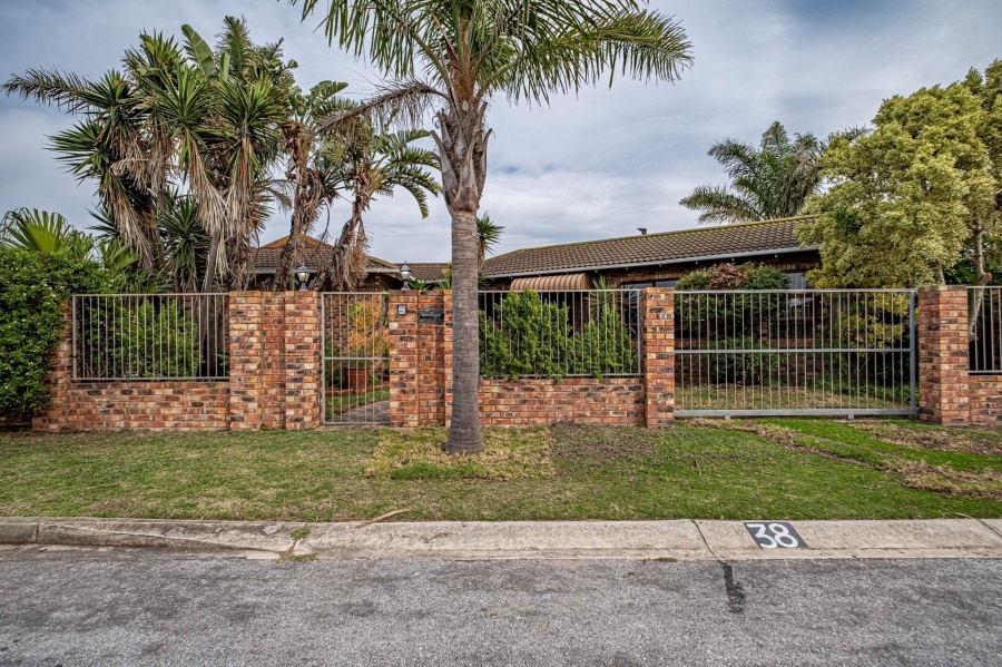 3 Bedroom Property for Sale in Summerstrand Eastern Cape